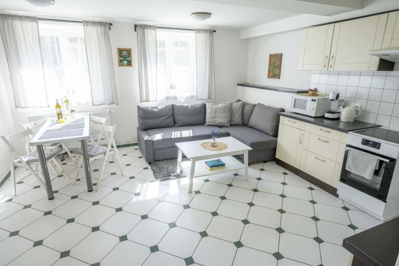 Cute Rooms اوسترافا المظهر الخارجي الصورة